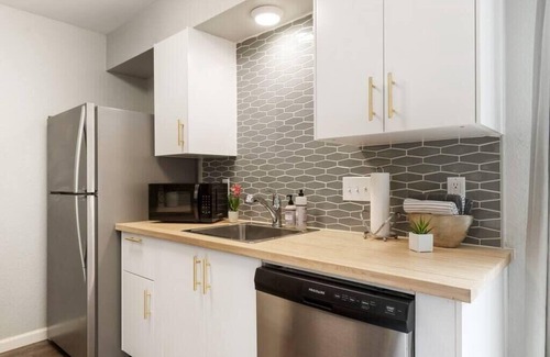 South Manchaca Apartment | Charming Home in South Austin with 2 Bedrooms