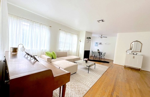 Norma Triangle House | Charming Home in Heart of WeHo Walking Distance from Coffee Shops and Bars