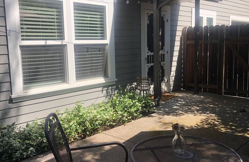 Folsom House | Charming home located in the Historic District of Folsom .