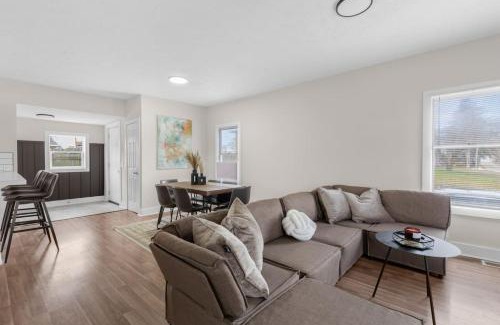 Grand Rapids House | Charming Home Near Heart Of Downtown Sleeps 12