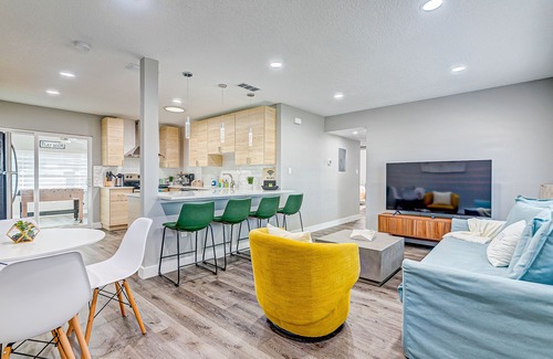 Venetian Way House | Charming home near the ocean with game room, central AC, & washer/dryer