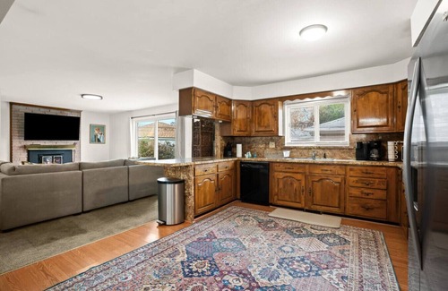 Dearborn Heights House | Charming Home Near Target and Parks 2 Bathrooms