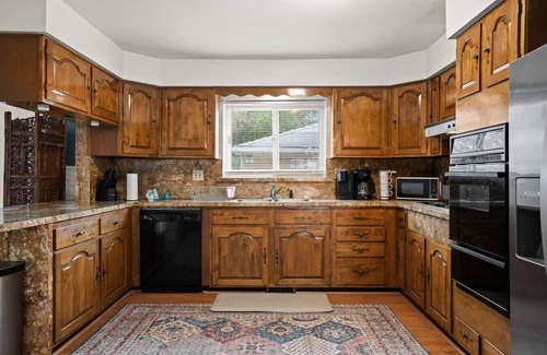 Dearborn Heights House | Charming Home Near Target and Parks 2 Bathrooms