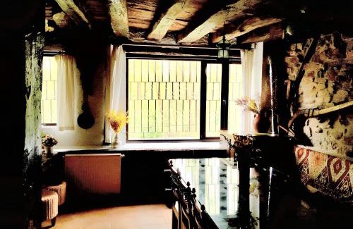 Villasur de Herreros House | Charming House in Villasur de Herreros with Lake View