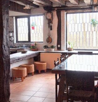 Villasur de Herreros House | Charming House in Villasur de Herreros with Lake View
