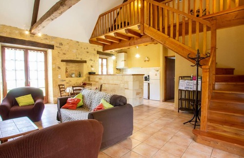 Saint-Avit-Riviere Cottage | Charming House with Jacuzzi, Fireplace, and Spacious Garden Near Monpazier