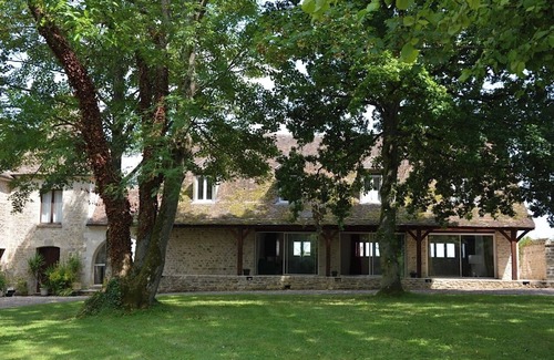 Magny-en-Vexin Villa | Charming house in Velanne le Bois, 1 hour from Paris
