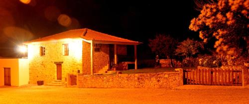 Salsas House | Charming House in Parada + Fireplace