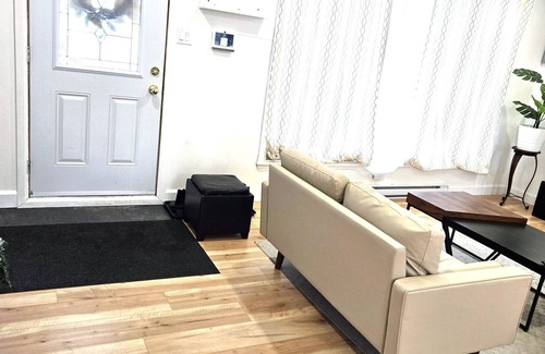 Saint Louis House | Charming house in Sainte-Foy with quality amenities - Ideal turnkey solution!
