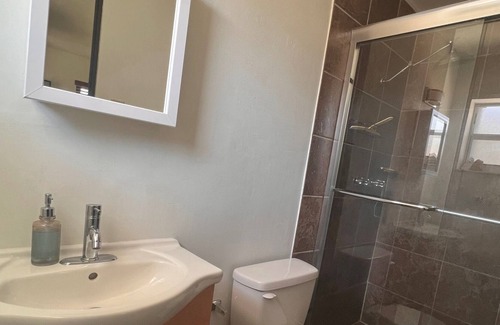 Park East House | "Charming house near Guitar Hotel, Hollywood, FL.
