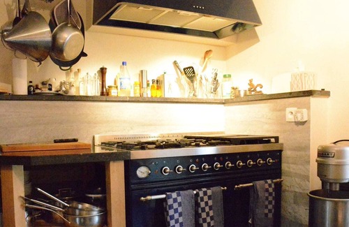 Gembes House | Charming house with fireplace