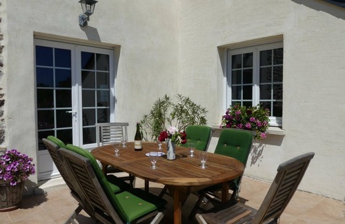 Tamerville Cottage | Charming house with terrace, closed garden, pet-friendly, Wifi, near Valognes