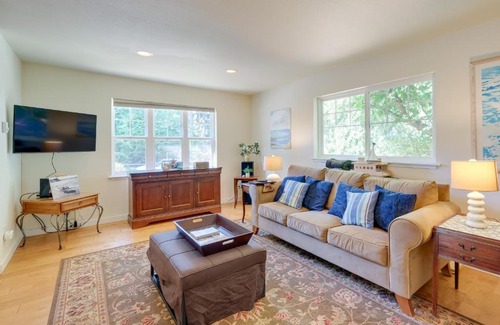 Indianola House | Charming Indianola Home Walk to Town!