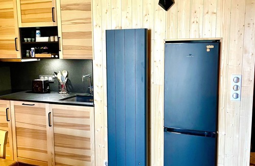 La Joue du Loup Ski Chalet | Charming La Joue Du Loup chalet (sleeps 6 to 8) 300 meters from the slopes