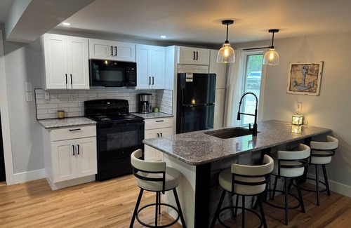 Baileyville Cottage | Charming lake front 2-bedroom cottage in serene Alexander with WiFi, AC