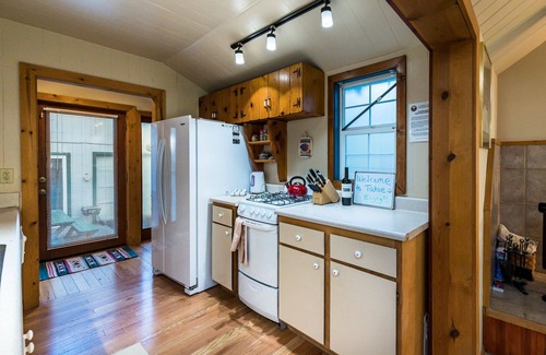 Tahoma House | Charming Lake Tahoe Hideaway