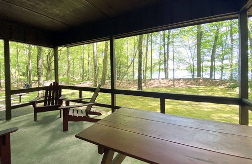 Reeders Cabin | Charming Lake View Cabin in the Poconos on Private Resort