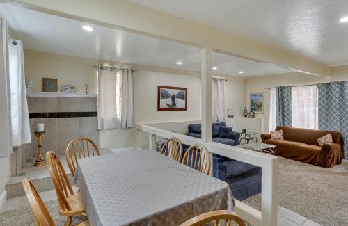 Lakehead-Lakeshore House | Charming Lakehead Cabin Walk to Shasta Lake!