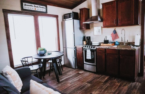 Dewy Rose Cabin | Charming Lakeside Tiny Cabin #1