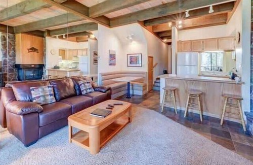 Brockway Condo | Charming Lakeview Retreat #35