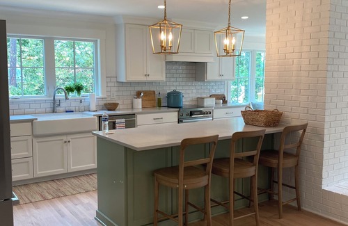 Mount Mourne House | Charming “Langtree Lakeside Cottage” on a quiet wide cove near Cornelius.