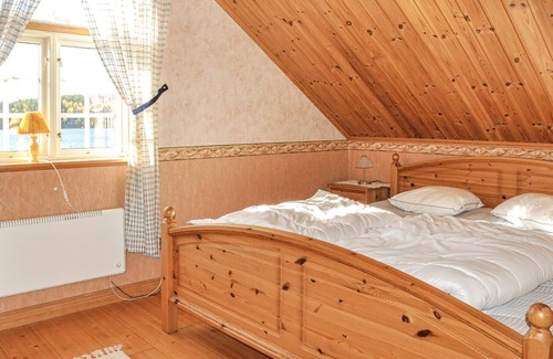 Brunskog House | Charming, large vacation home with rowing boat and panoramic view, situated in a fantastic location