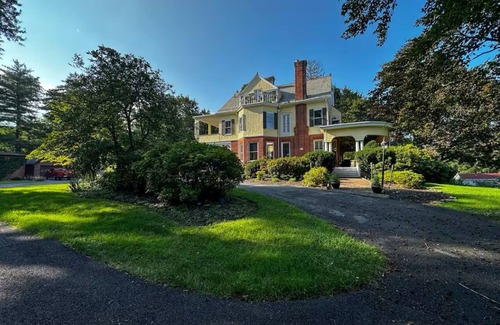 Balmville House | Charming large Victorian in historic Newburgh