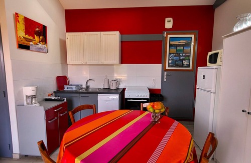 Leon House | Charming little Landaise house, completely renovated, in the heart of a pretty village.