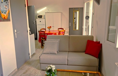 Leon House | Charming little Landaise house, completely renovated, in the heart of a pretty village.