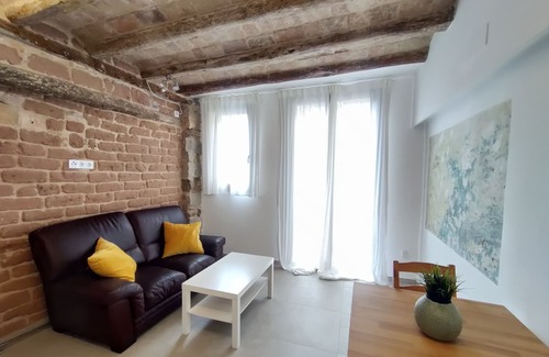 Vic - Remei Apartment | Charming Loft in the Historic Center of Manresa.