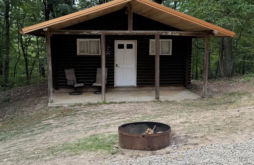 Cambridge Cabin | Charming log cabin on back country road with peace, quiet, all amenities of home