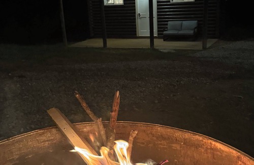 Cambridge Cabin | Charming log cabin on back country road with peace, quiet, all amenities of home