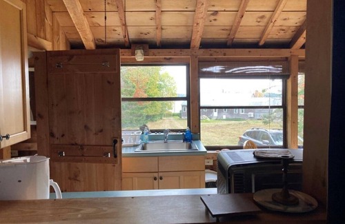 Hancock Point Cabin | Charming log cabin with AC and WiFi in peaceful Hancock, Maine