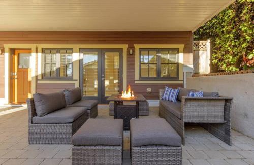 Lower Lonsdale House | Charming Luxury Home Near Dt And Lonsdale Quay