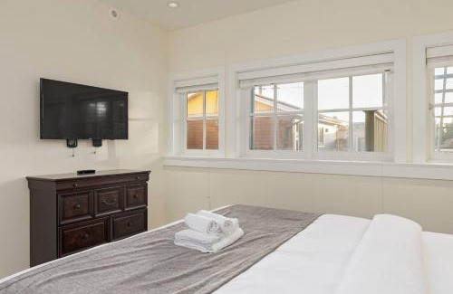 Lower Lonsdale House | Charming Luxury Home Near Dt And Lonsdale Quay