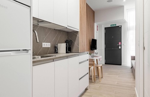 Tetuan Apartment | Charming Madrid Castilla V - Studio for 3 people