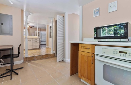 Southwest Coconut Grove House | Charming Mango Grove Cottage, Coconut Grove