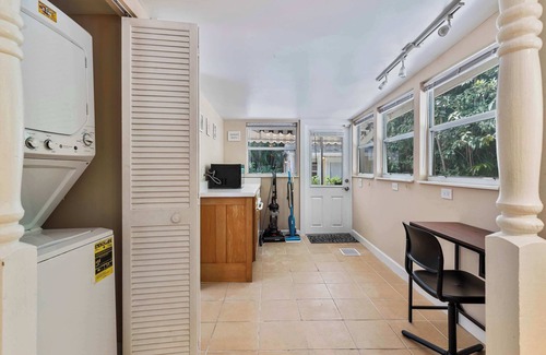 Southwest Coconut Grove House | Charming Mango Grove Cottage, Coconut Grove