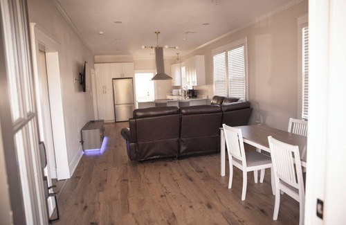 Morgan City Cottage | Charming Meets Modern 2-bedroom Cottage