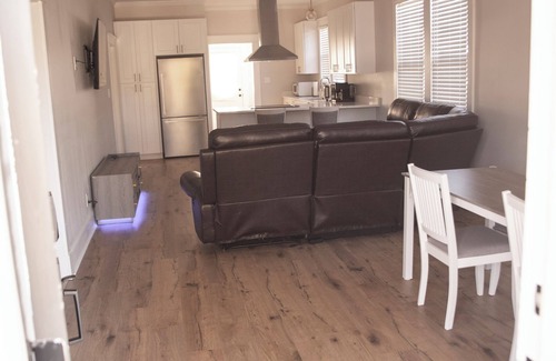 Morgan City Cottage | Charming Meets Modern 2-bedroom Cottage