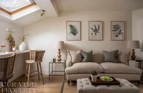 Winchester House | Charming Mews House in Historic Winchester