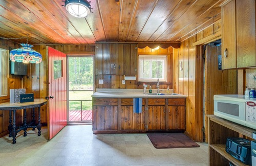 Herron Cottage | Charming Michigan Cottage w/Sunroom & Lake Access
