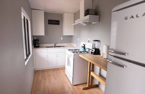 Petaluma Cottage | Charming Mid-Century Bungalow in the Heart of Old Petaluma