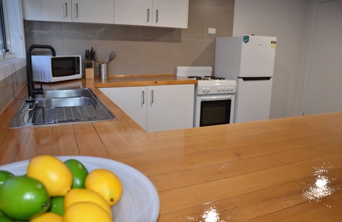 Mount Moriac House | Charming modern 3-bedroom guest house in Moriac