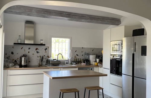 Evenos Villa | Charming modern villa with vineyard view