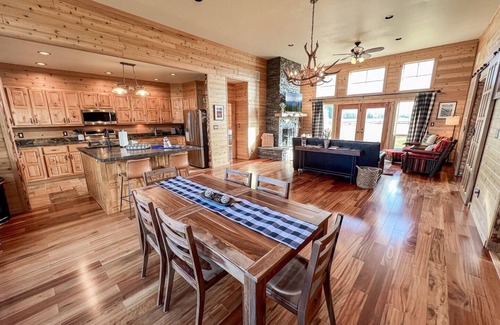 Columbia Falls House | Charming Montana Country Home, Sleeps 7, Hot Tub & Fire Pit w/Mountain Views!
