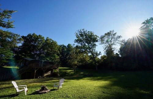 Fairview Cabin | Charming Mountain Cabin - 15 Minutes to Asheville