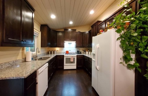 Cullowhee House | Charming Mountain Cottage close to Cashiers, Highlands and Lake Glenville, NC