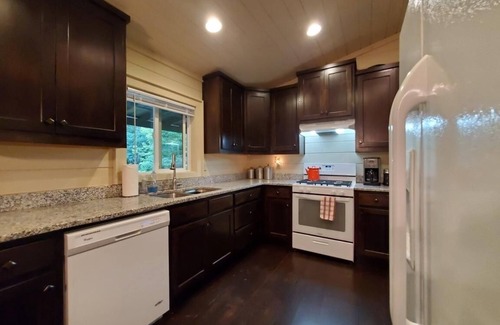 Cullowhee House | Charming Mountain Cottage close to Cashiers, Highlands and Lake Glenville, NC