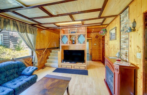 Mullan House | Charming Mullan Home - 6 Mi to Lookout Pass!